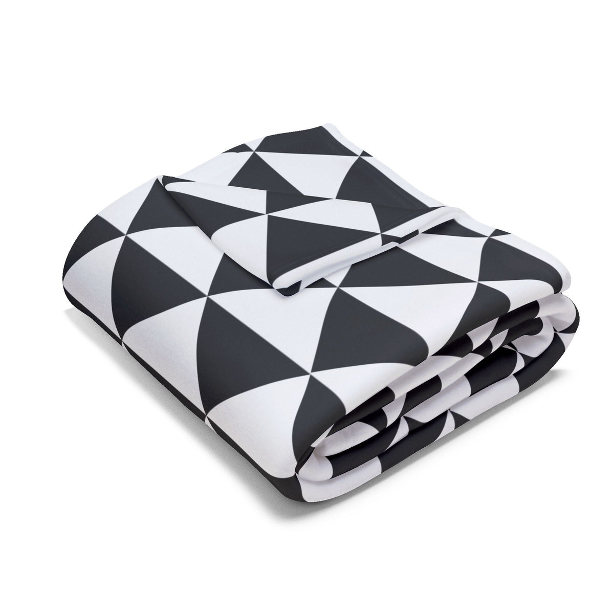 Black and white quilt triangle outdoor fleece blanket — 315 gsm polyester fleece, soft on both sides