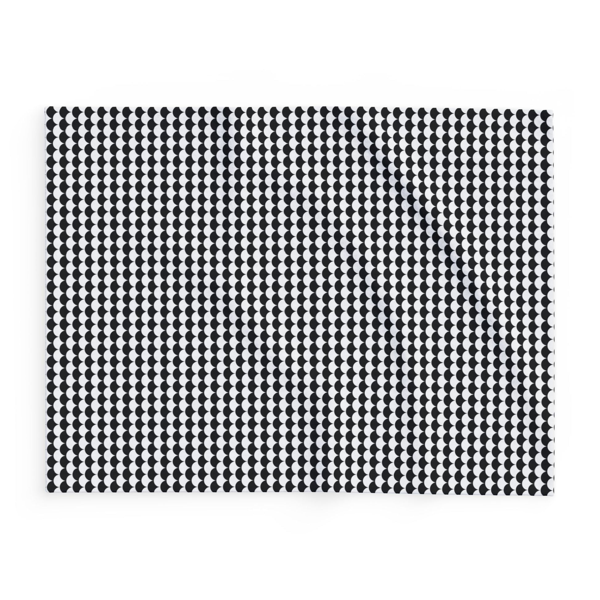 Black and white scallop outdoor fleece blanket — 315 gsm polyester fleece, soft on both sides