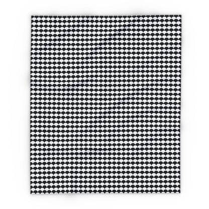 Black and white scallop outdoor fleece blanket — 315 gsm polyester fleece, soft on both sides
