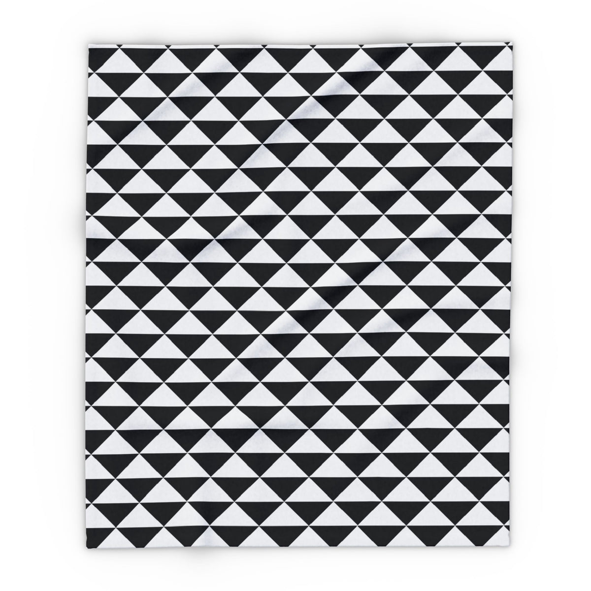 Black and white quilt triangle outdoor fleece blanket — 315 gsm polyester fleece, soft on both sides