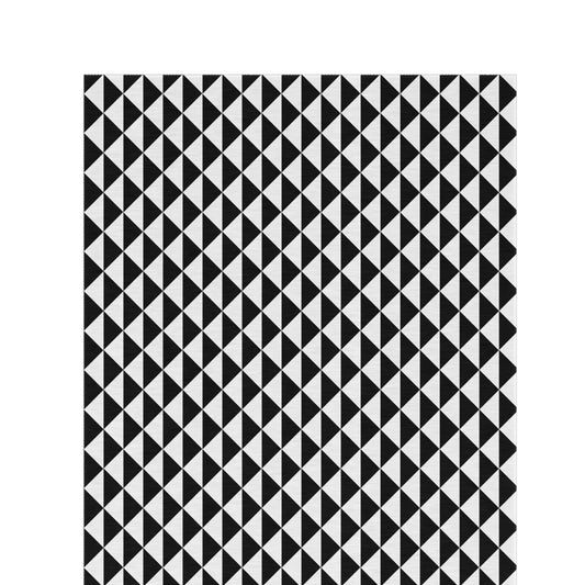 Black and white quilt triangle outdoor rug — soft polyester chenille with a non-slip backing