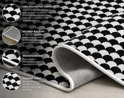 Black and white scallop outdoor rug — sizes and material at a glance