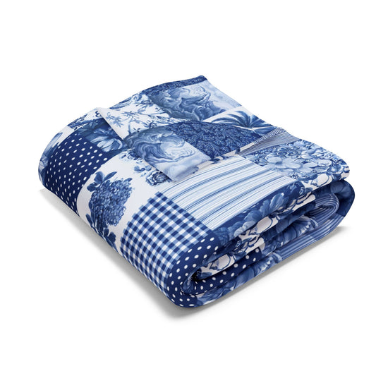 Blue and white patchwork outdoor fleece blanket — 315 gsm polyester fleece, soft on both sides