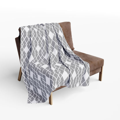 Grey diamond lattice outdoor fleece blanket — 315 gsm polyester fleece, soft on both sides