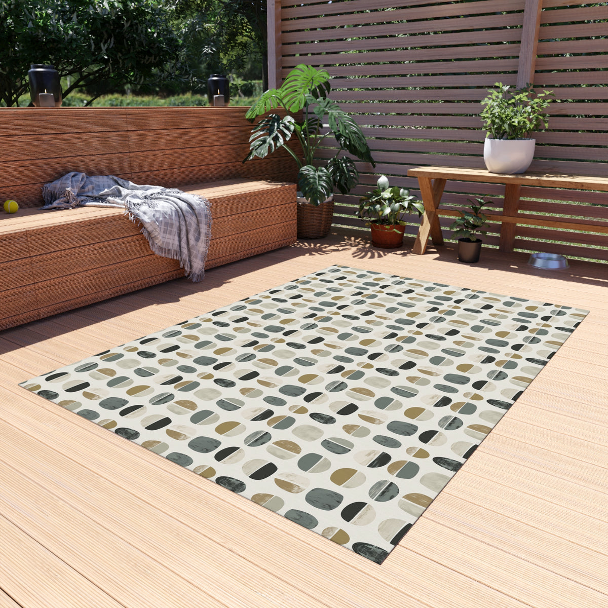 Grey split pebble outdoor rug — soft polyester chenille with a non-slip backing